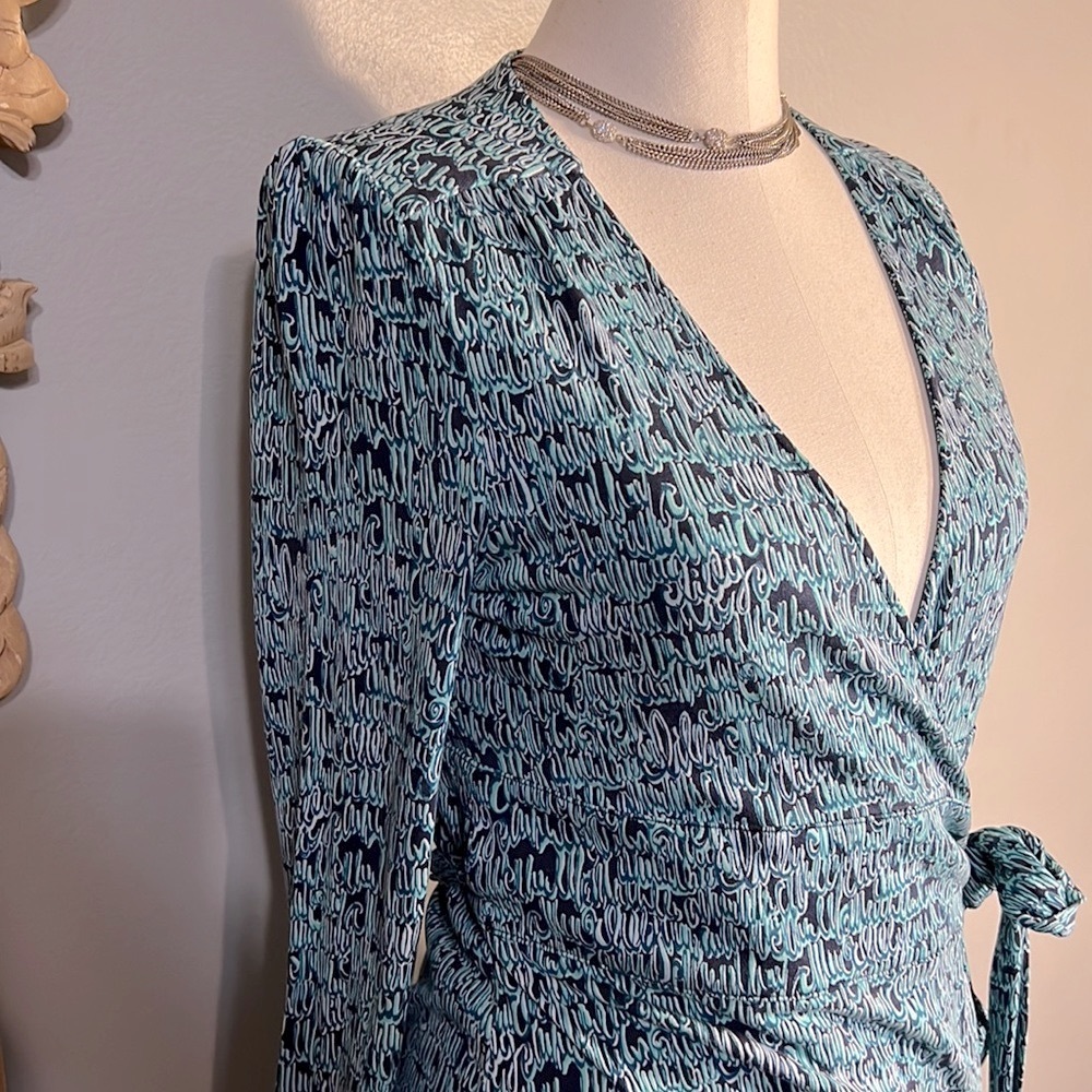 Lilly Pulitzer True Wrap Dress. 100% Silk. Long Sleeve.